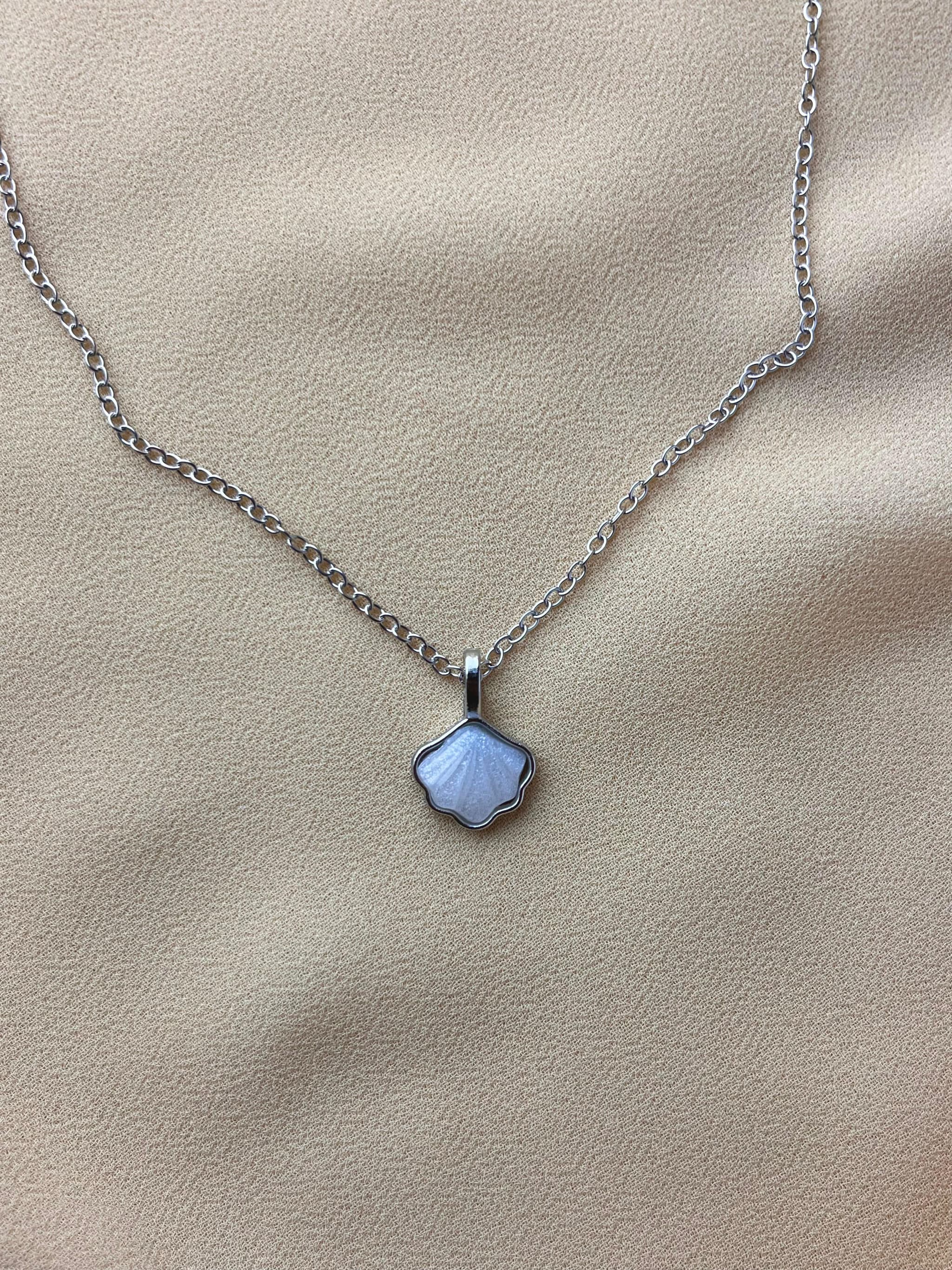 Jenmore Coastal Blossom Mother-of-Pearl Pendant Necklace thumbnail 2