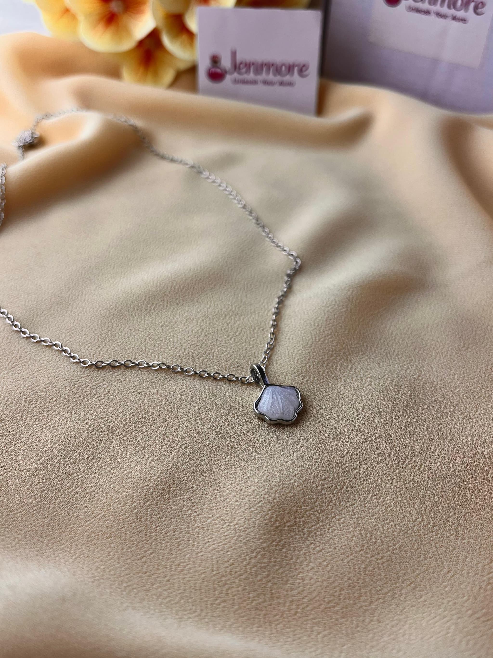 Jenmore Coastal Blossom Mother-of-Pearl Pendant Necklace thumbnail 3