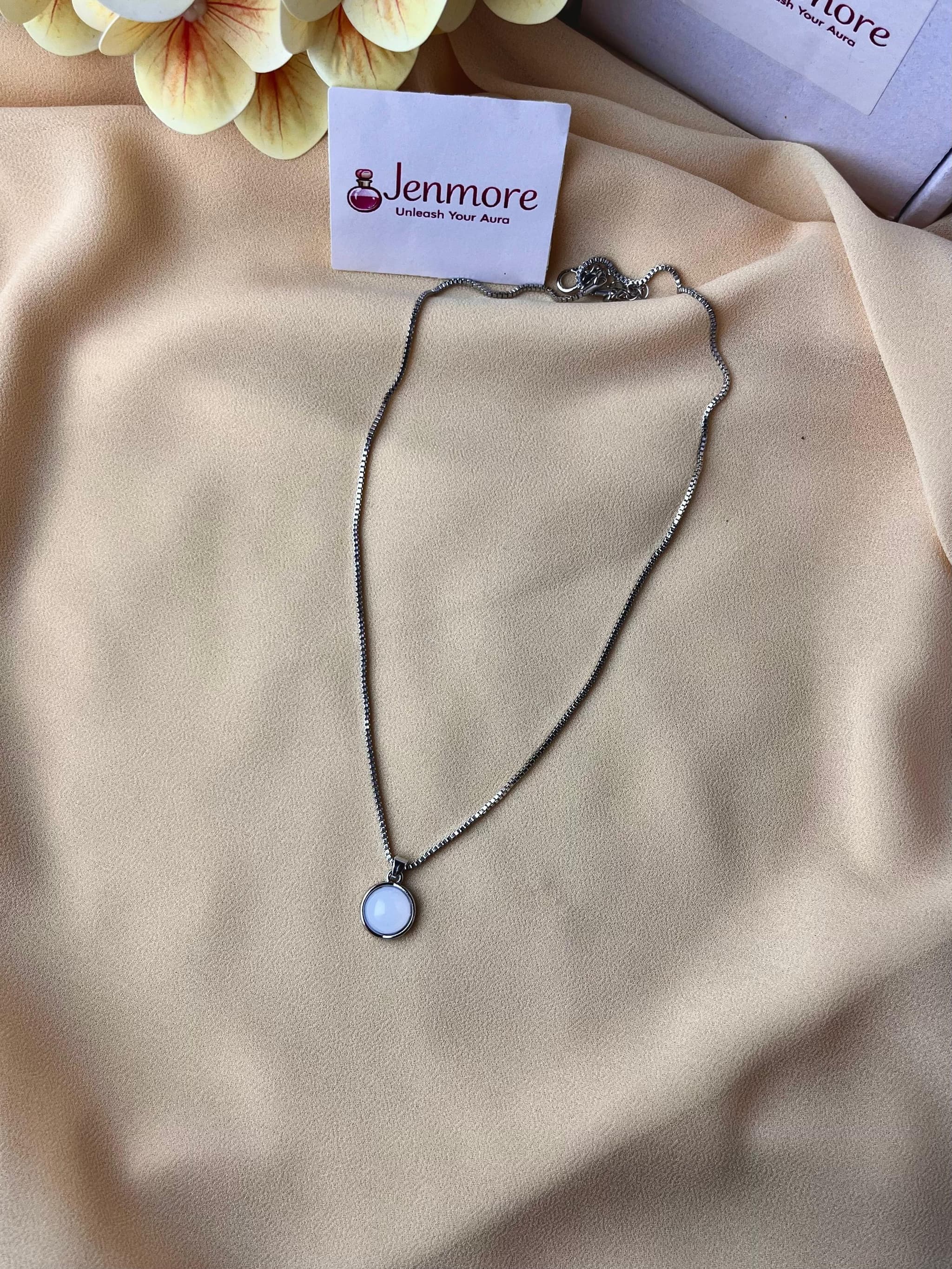 Jenmore Twilight Aura Round Opal-Style Pendant Chain Necklace thumbnail 2