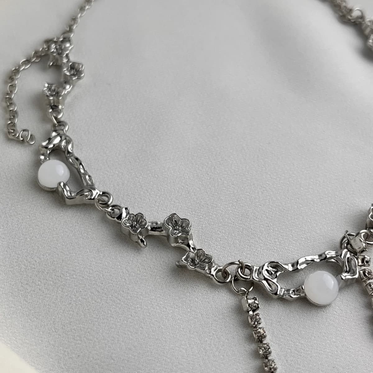 Jenmore Flora Whisper Liquid Silver Droplet Choker — view 4